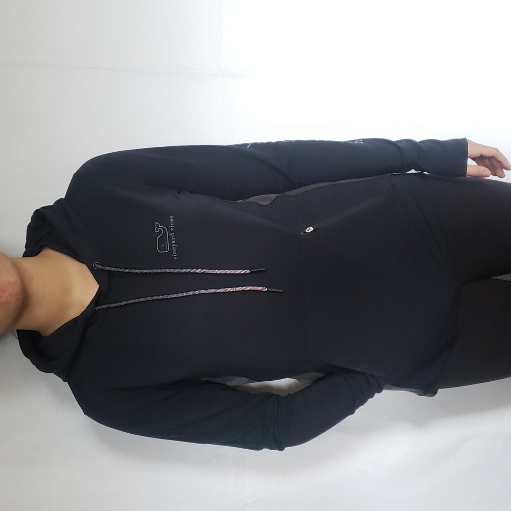 Vineyard Vines hooded performance shirt